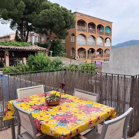 Alojamiento Con Encanto En Planta Superior Ideal Para Trabajo Y Escapadas Familiares En Montserrat Esparreguera Extérieur photo