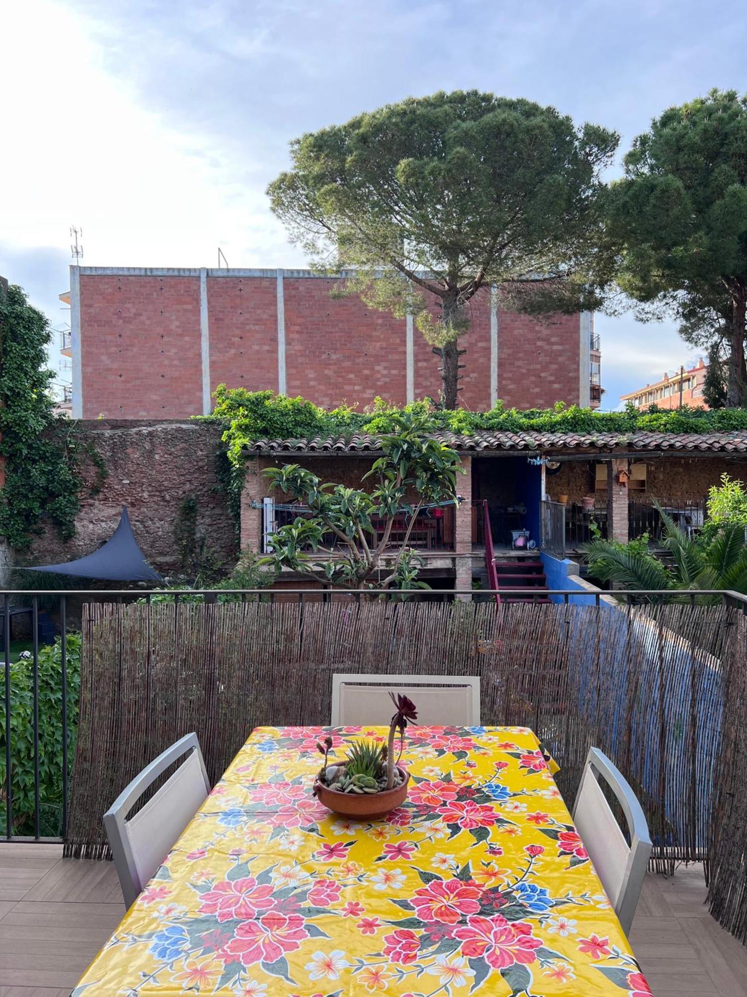 Alojamiento Con Encanto En Planta Superior Ideal Para Trabajo Y Escapadas Familiares En Montserrat Esparreguera Extérieur photo